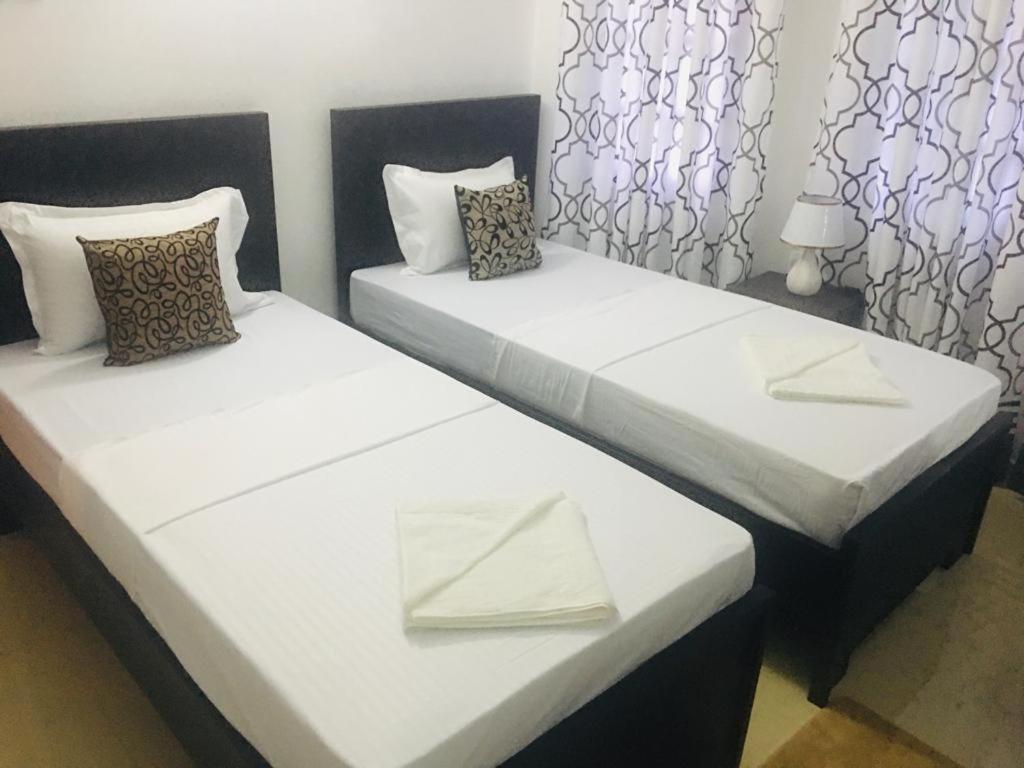 Kavee Transit Hotel Катунаяка Екстер'єр фото