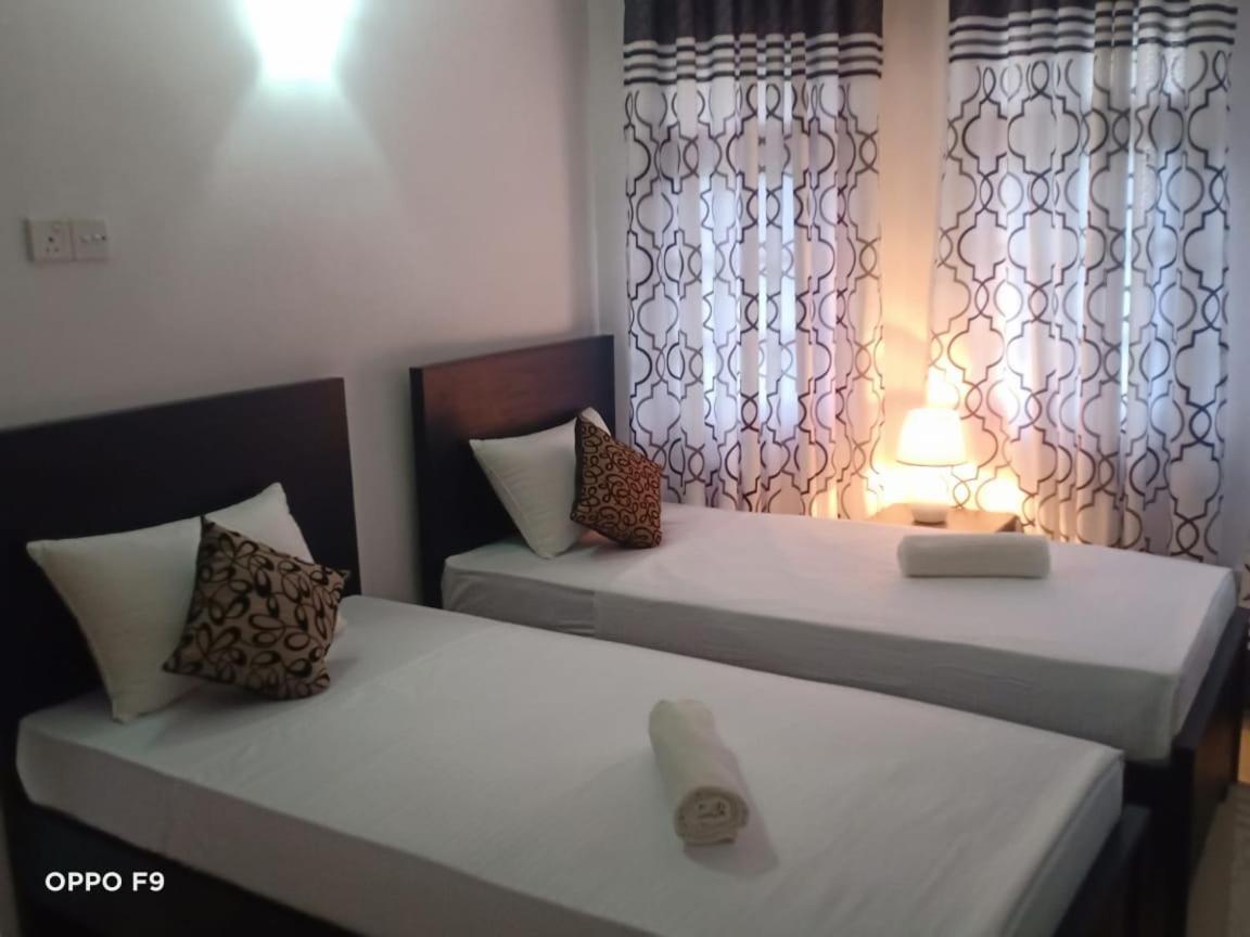 Kavee Transit Hotel Катунаяка Екстер'єр фото
