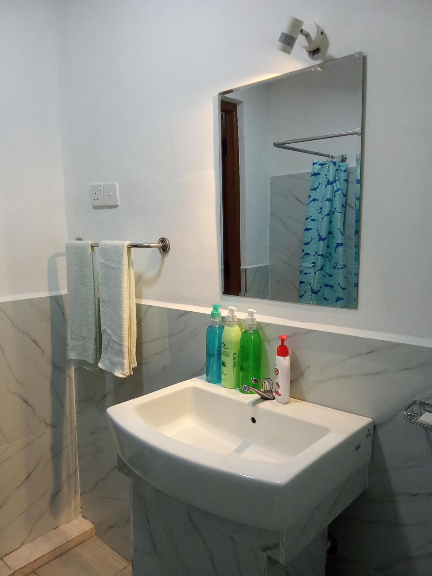 Kavee Transit Hotel Катунаяка Екстер'єр фото