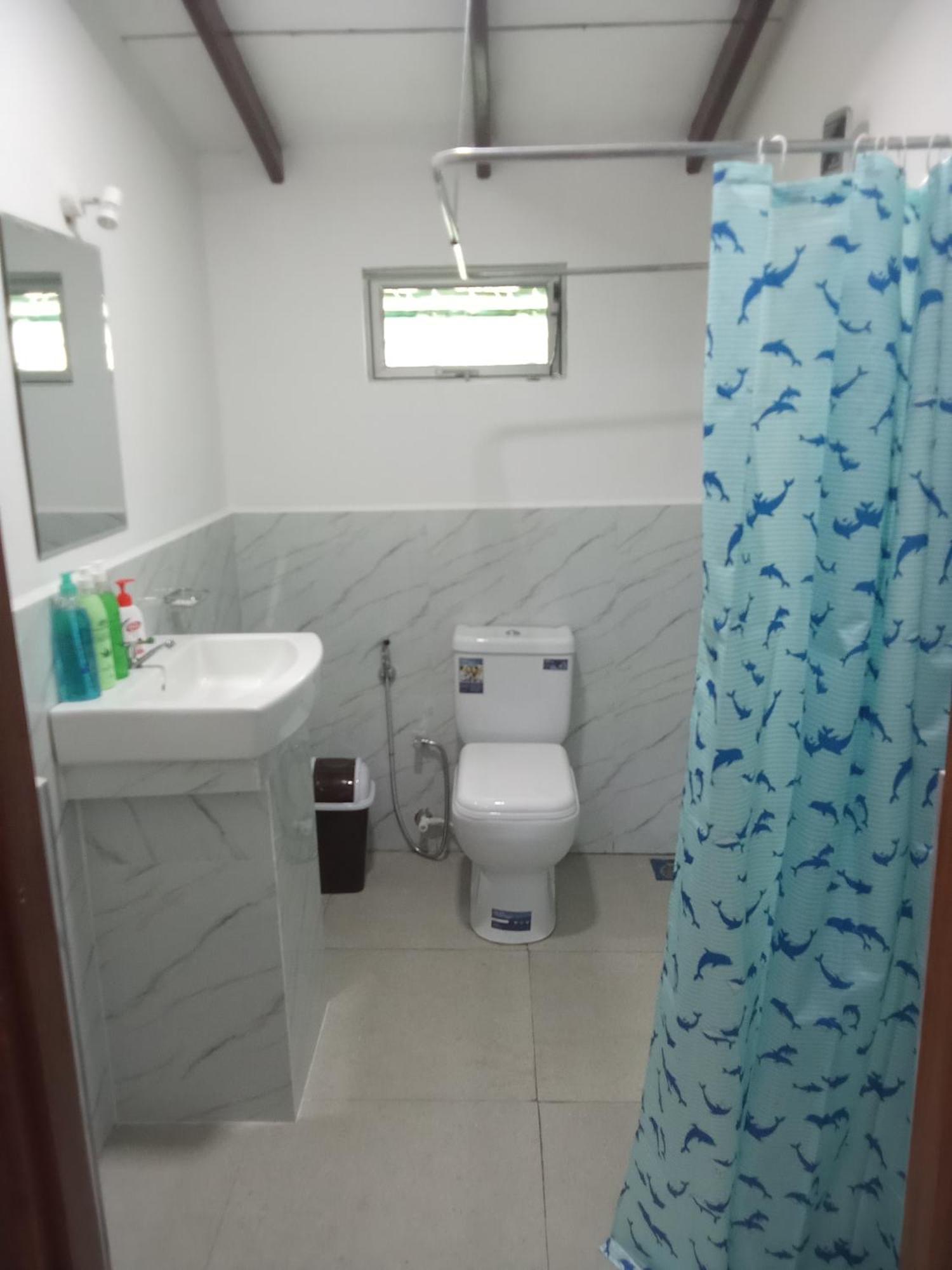 Kavee Transit Hotel Катунаяка Екстер'єр фото