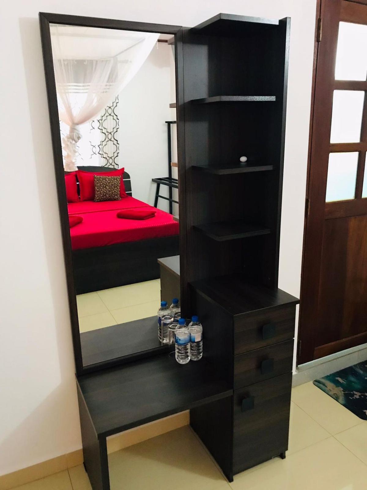 Kavee Transit Hotel Катунаяка Екстер'єр фото