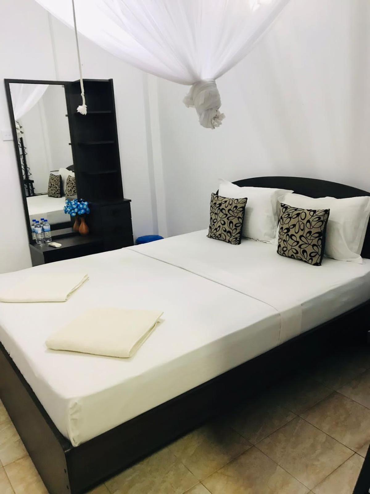 Kavee Transit Hotel Катунаяка Екстер'єр фото